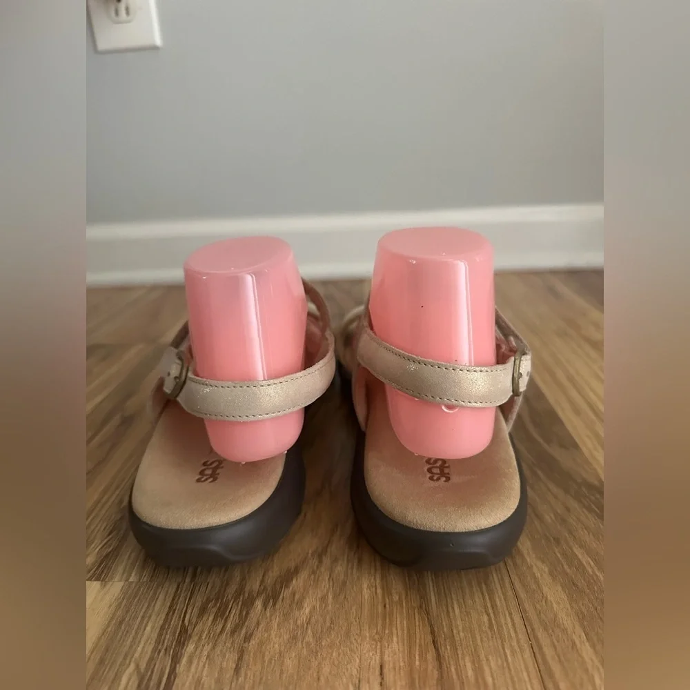 NWOT SAS Women’s Casual Nudu Heel Strap Sandal Golden Color Size 11.5 M